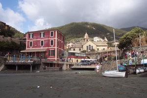 Xtrallusion offers characteristic Bed and Breakfast, B&B, Guest House, Hotel, Albergo and Country Lodge accommodation in Italy. Plus independent self-guided Walking, Adventure, Activity, Skiing and Paragliding Holiday itineraries on the Italian Rivieras, in the Italian Lakes, in the Italian Alps and in some of the most beautiful corners of Italy.